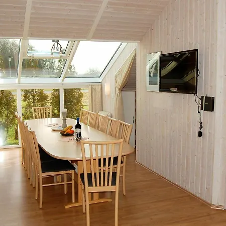 Four-bedroom In 9 *