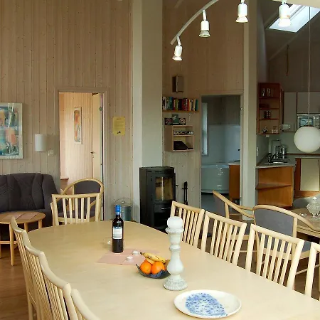 Holiday home Four-bedroom In 9 *