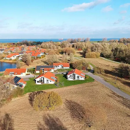 Four-bedroom In 9 Holiday home