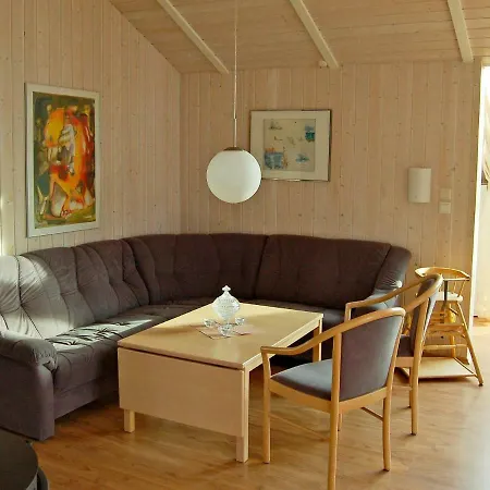 Holiday home Four-bedroom In 9 *